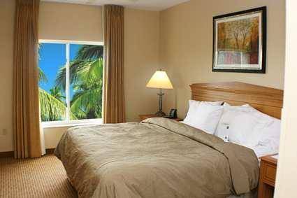 Photo of guestrooms at Homewood Suites By Hilton And Miami-Airport/Blue Lagoon